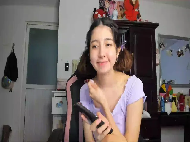 Live sex webcam photo for Cherrycute666 #261997936