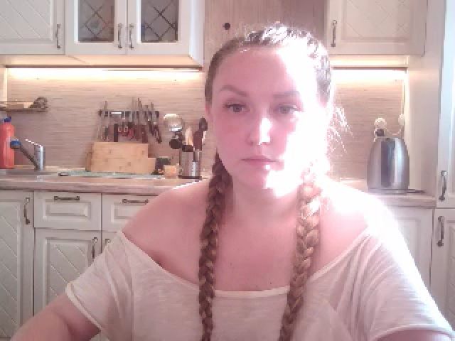 Live sex webcam photo for JaneGrey111 #252557533