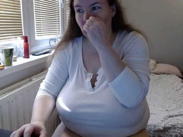 Live sex webcam photo for Bessy123 #241395316