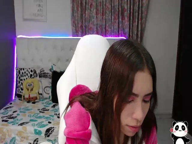 Live sex webcam photo for Madison555 #261288631