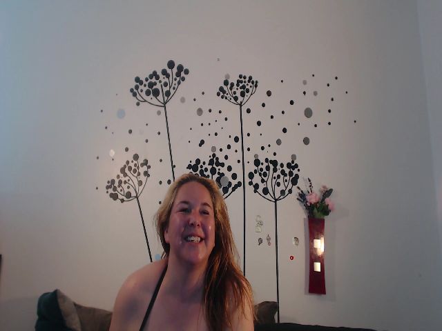 Live sex webcam photo for voluptuousDDD #258797196