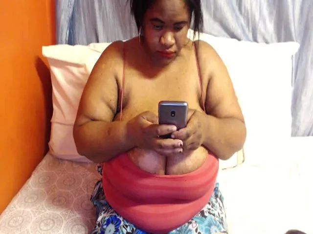 Live sex webcam photo for Sweetnozie #263103665