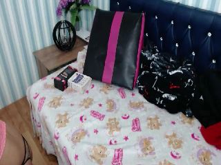 Live sex webcam photo for Victorial_ #251934186