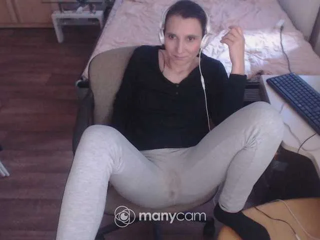 Live sex webcam photo for xostefanny #241984575