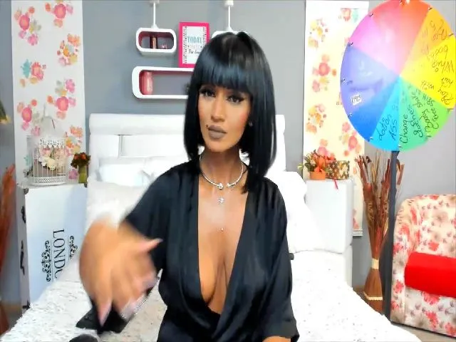 Live sex webcam photo for LissaJo #252741055