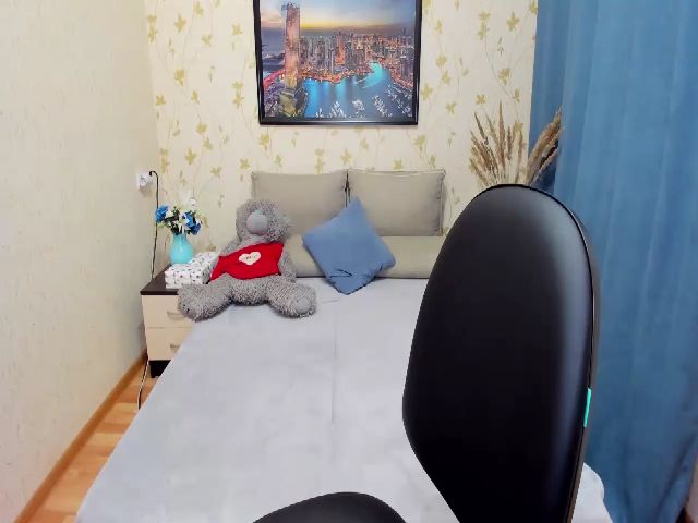 Live sex webcam photo for LanaCutie #253148617