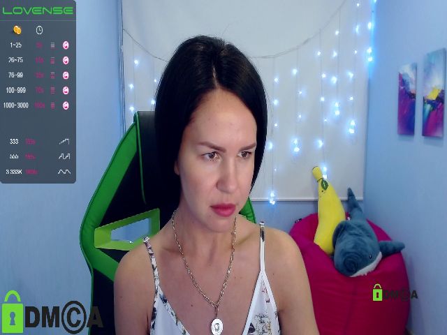 Live sex webcam photo for VickyH0ney #259825341