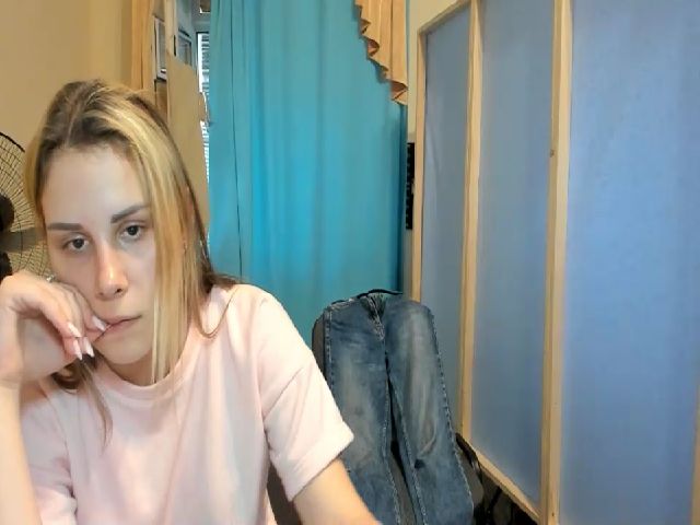 Live sex webcam photo for PolliMilk #256186673