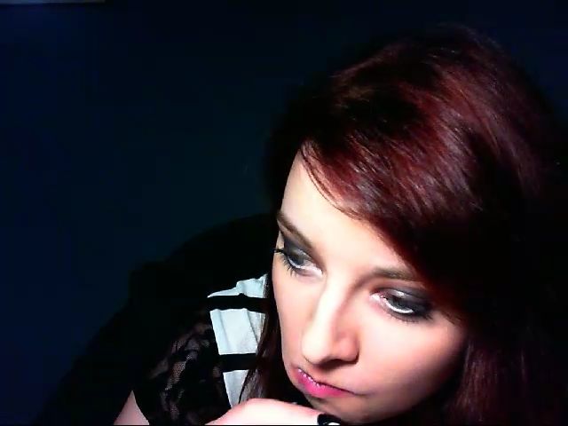 Live sex webcam photo for VirginLuna18 #256016158