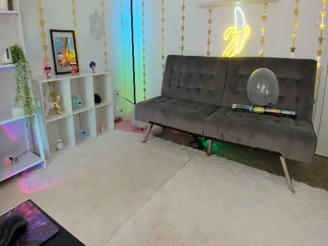 Live sex webcam photo for AddiLee #258830670