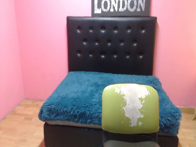 Live sex webcam photo for Emmaafox #255452417