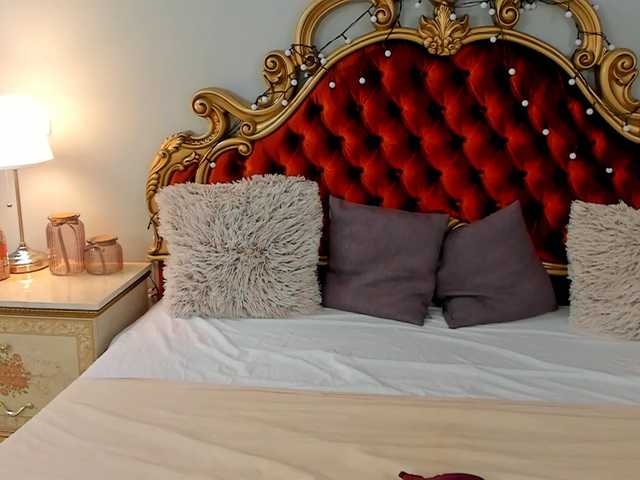 Live sex webcam photo for LennaGodess #241142534