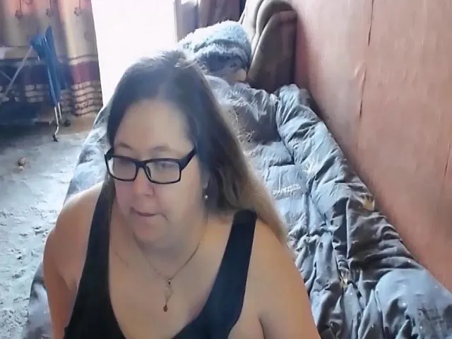 Live sex webcam photo for HotXXXGirl1 #256629978