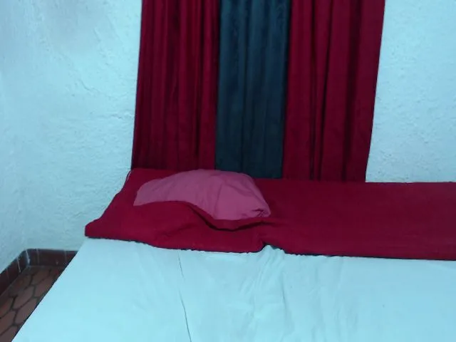 Live sex webcam photo for ElizaClint #261048859