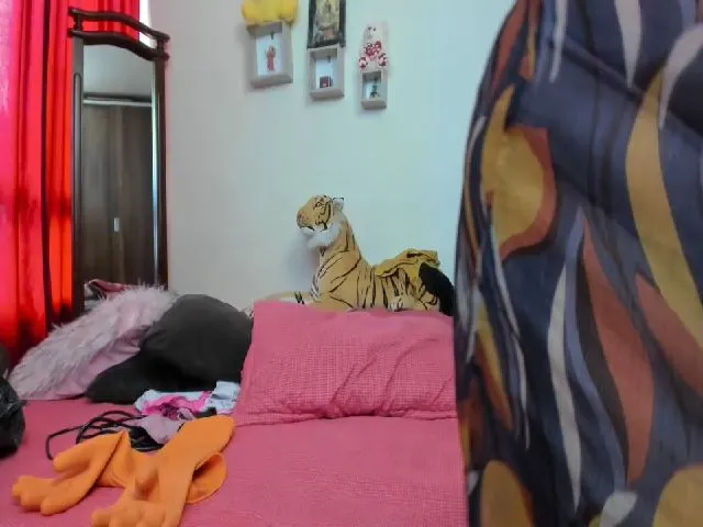 Live sex webcam photo for NeighborMilff #258696371