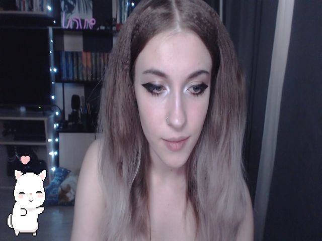 Live sex webcam photo for Your_Ellie #262890855