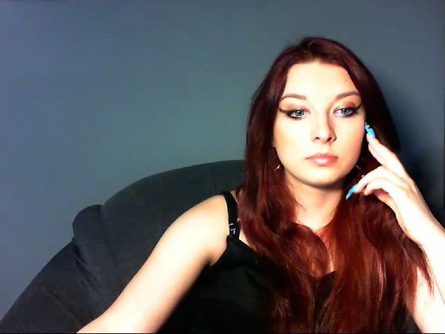 Live sex webcam photo for VirginLuna18 #253115315