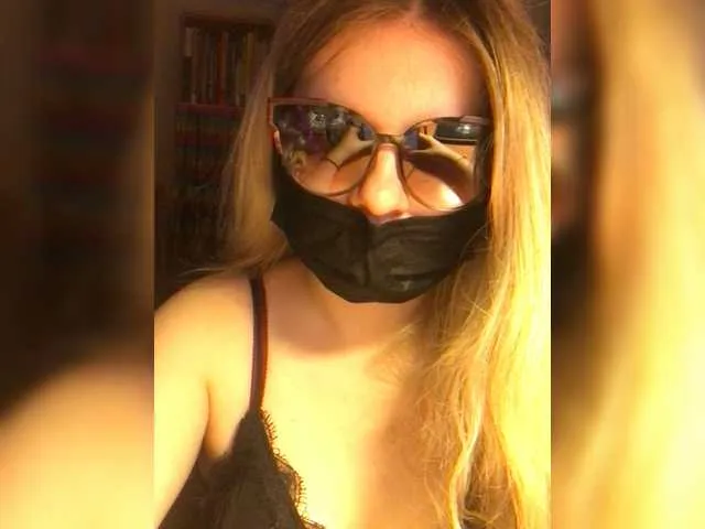 Live sex webcam photo for Irish8m #254319274