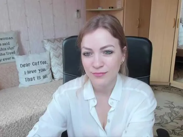 Live sex webcam photo for CherishSia #241078683