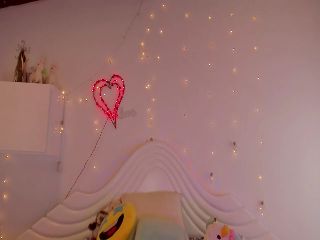 Live sex webcam photo for AlessaKitty #251991373