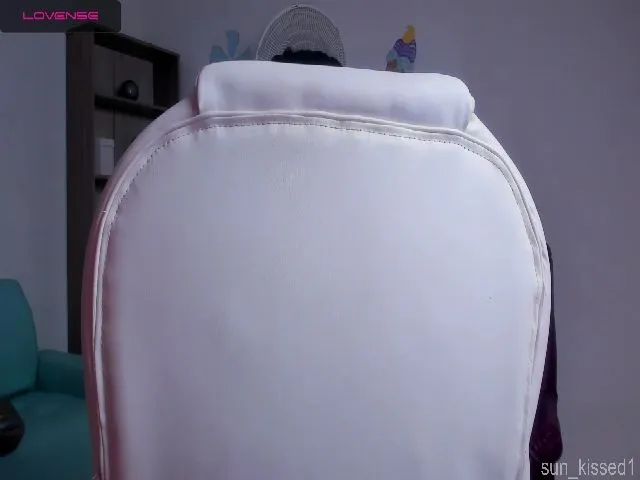 Live sex webcam photo for Sun_kissed1 #253970657