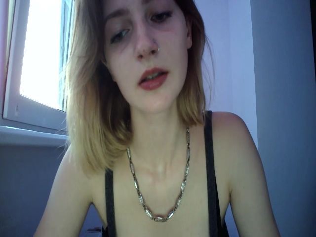 Live sex webcam photo for MaryCoup #265018433