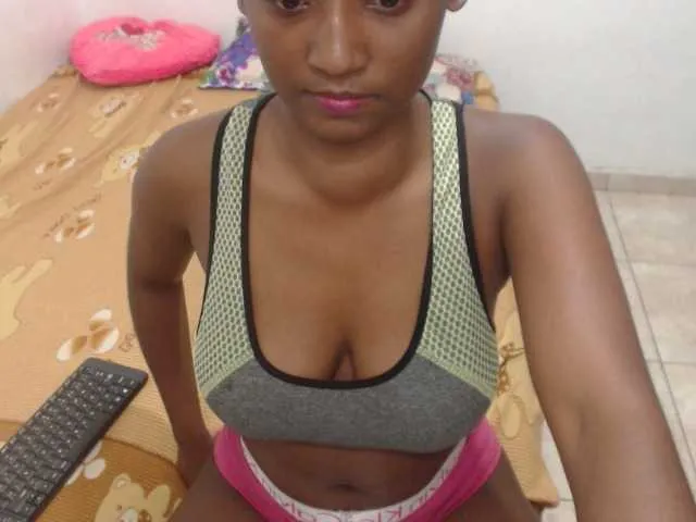 Live sex webcam photo for AndreaTuve #241025504