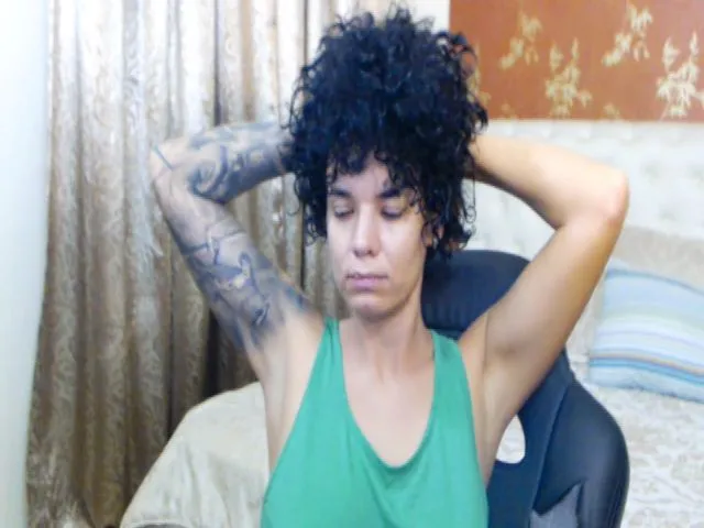 Live sex webcam photo for LaraAnne_ #258749146
