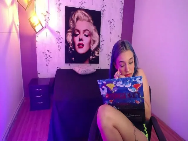Live sex webcam photo for Spaaarkie #255653745