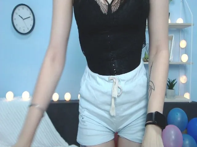 Live sex webcam photo for MollyTravis #252358940