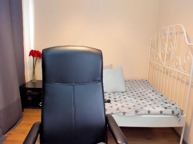 Live sex webcam photo for O1iv1a #255130318