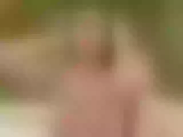 Live sex webcam photo for EllaClark #287991541
