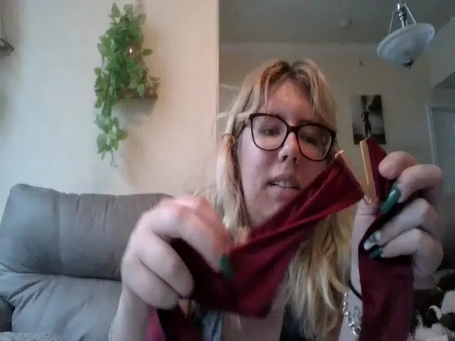 Live sex webcam photo for cozychristine #255359731