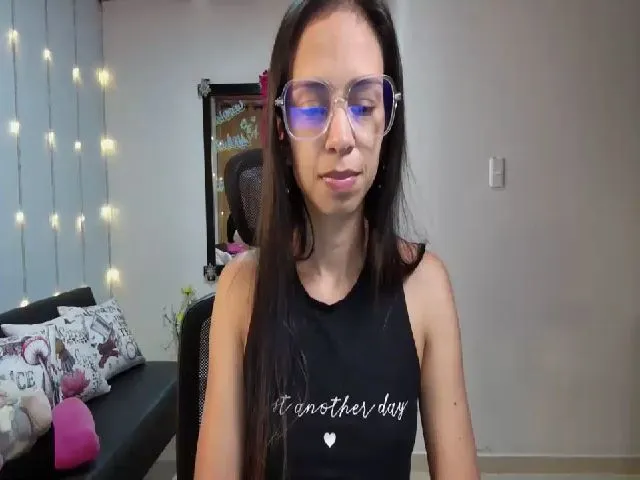 Live sex webcam photo for Aliicia #264527064