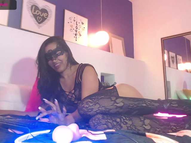 Live sex webcam photo for CrissMartiin #258960128