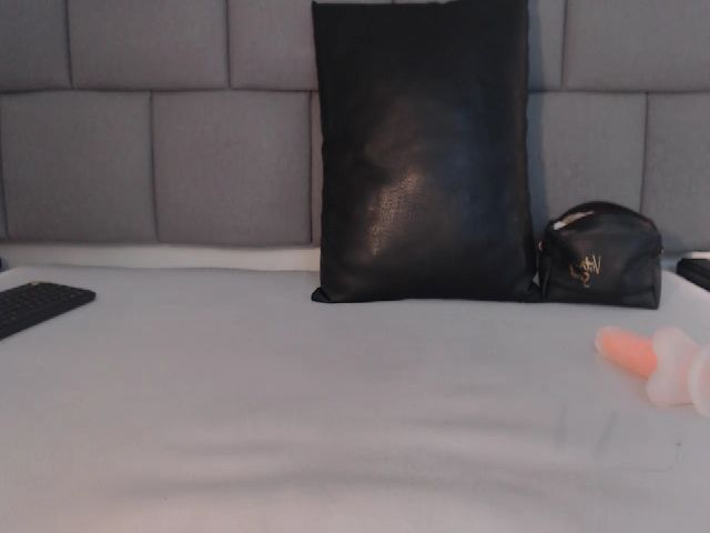 Live sex webcam photo for Kailyn_ #256126893