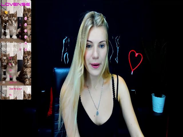 Live sex webcam photo for LiliManchest #263798039