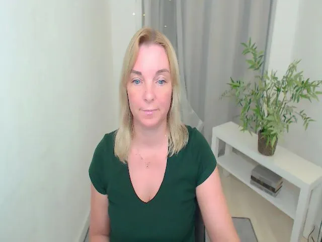 Live sex webcam photo for ReganLovely #262908993