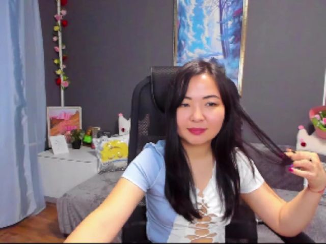 Live sex webcam photo for Queentini #257783458