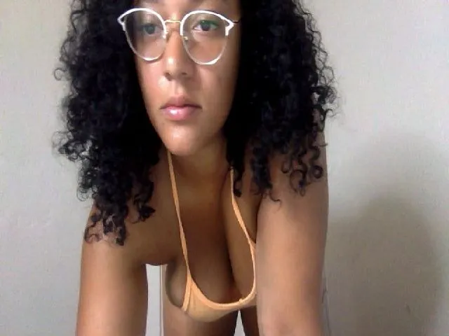 Live sex webcam photo for dreamyriri #264408014