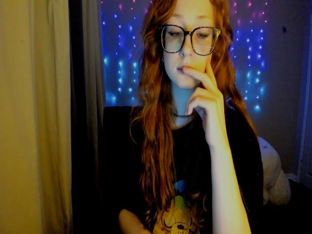 Live sex webcam photo for Haileystormxo #256119559