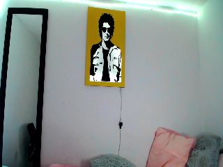 Live sex webcam photo for Alizee___ #251827588