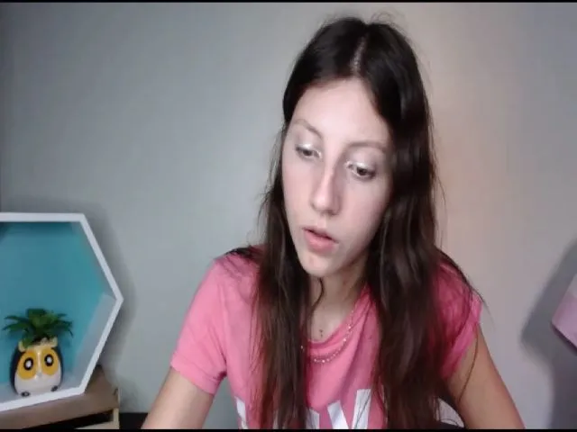 Live sex webcam photo for NikkyBombom1 #252928580