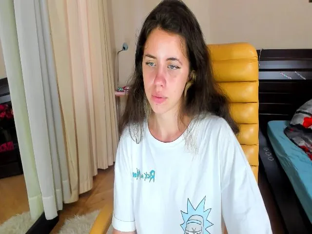 Live sex webcam photo for HildaBoom_77 #254555695