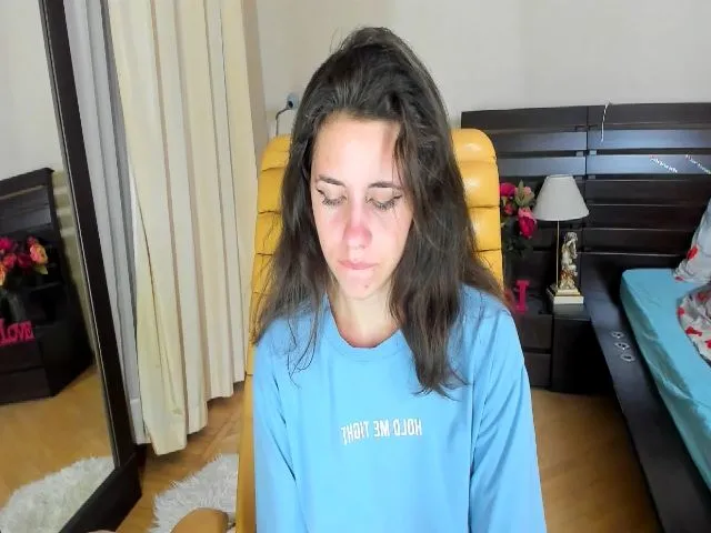 Live sex webcam photo for HildaBoom_77 #255733069
