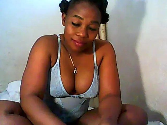 Live sex webcam photo for AfriPrincess #255614578