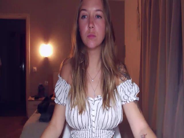 Live sex webcam photo for SylviaOneill #257121366