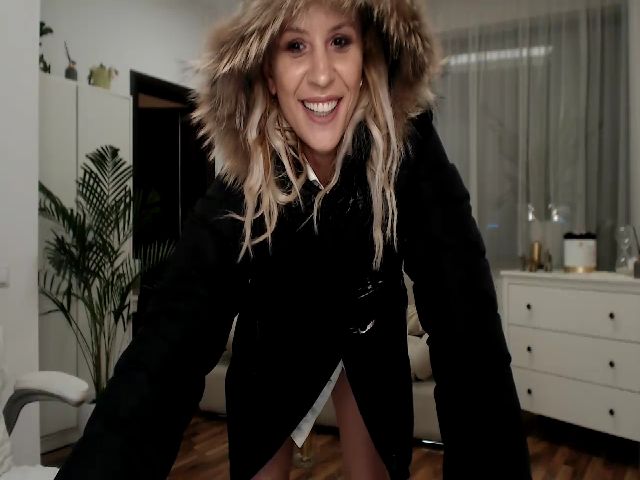 Live sex webcam photo for ElyNotYourGf #252687984