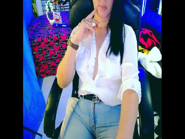 Live sex webcam photo for Sashabreck #287860124