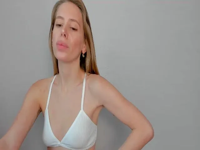 Live sex webcam photo for WowAlina_ #258152232